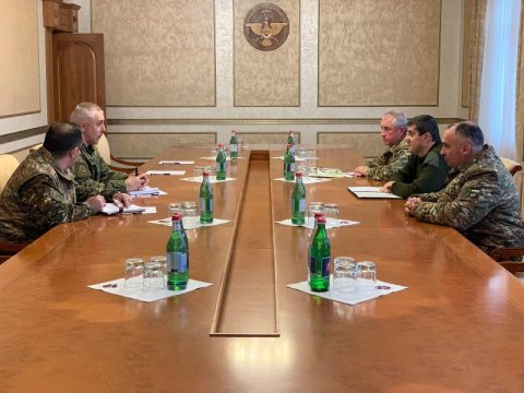 Araik Arutunyan hansı statusla sülhməramlı missiyasının rəhbərilə görüşür? - FOTO