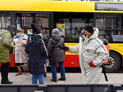 Polşada bir gündə 25 mindən çox yoluxma