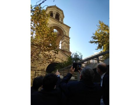 Fransalı deputatlar Bakıdakı erməni kilsəsində 
