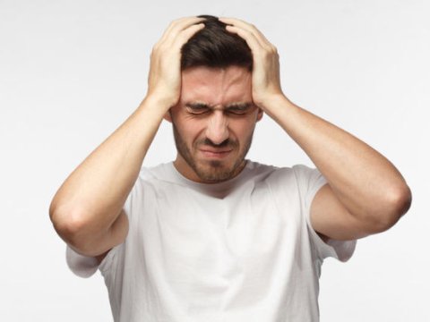 Onkoloq beyin xərçənginin ilkin əlamətlərini açıqladı