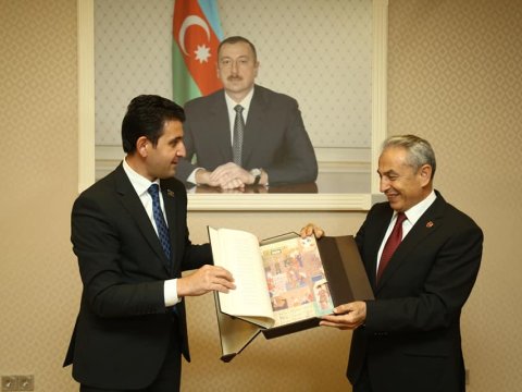 Türkiyəli rektor Gəncənin deputatı ilə görüşdü - VİDEO