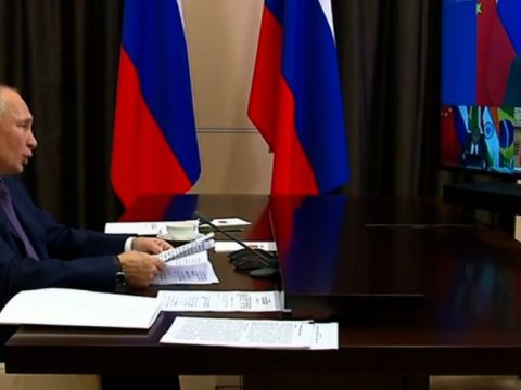 Putin: “Qarabağla bağlı razılaşmaya riayət olunur”