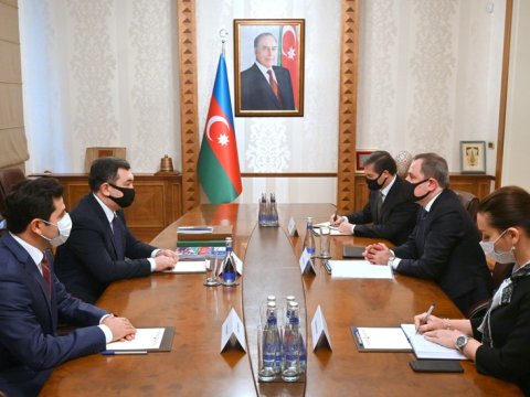 Ceyhun Bayramov Beynəlxalq Türk Akademiyasının prezidentilə görüşdü