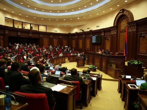 Ermənistanda parlamentə hücumla bağlı 80 nəfərə cinayət işi AÇILDI