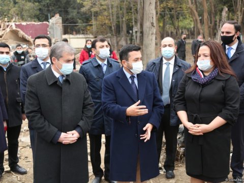 İƏT Gənclər Forumunun rəhbəri Gəncədə ermənilərin terror törətdiyi yerə baş çəkib