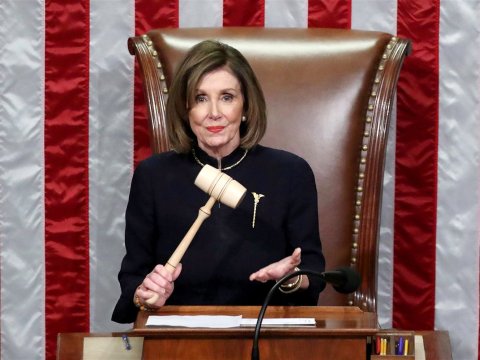 Nensi Pelosi demokratların lideri seçildi