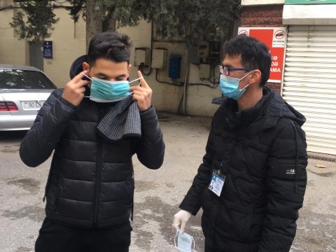Binəqədi sakinlərinə pulsuz maska paylanılıb - FOTO