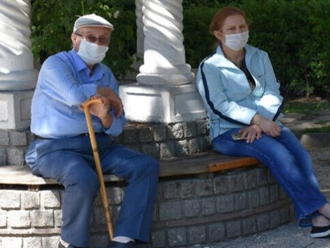 65 yaşdan yuxarı olanlara TÖVSİYƏ - yaşayış yerlərini tərk etməyin