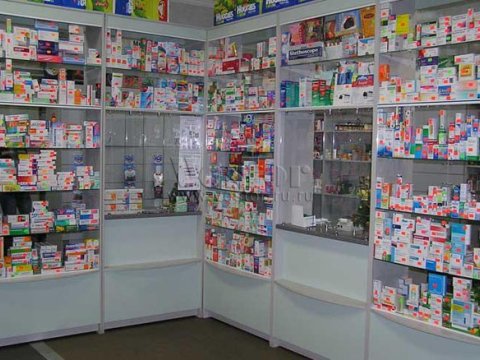 Aptek və ərzaq mağazalarından başqa bütün yerində xidmət DAYANDIRILIR