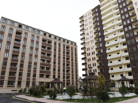 Bakıda məcburi köçkünlər üçün yeni binalar tikiləcək