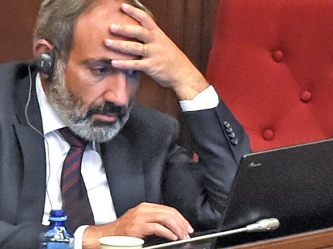Paşinyan ordudakı vəziyyətdən çıxış yolu AXTARIR