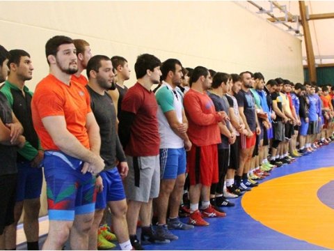 Güləş millimizdə koronavirusa kütləvi YOLUXMA