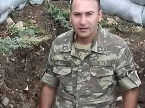 Daha bir hərbçimizin əsirlikdə olan görüntüsü yayıldı - Atası danışdı - VİDEO