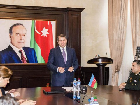 İcra başçısı qalmaqallı müavini işdən çıxardı - FOTO