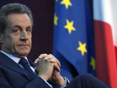 Sarkozinin məhkəməsi başladı
