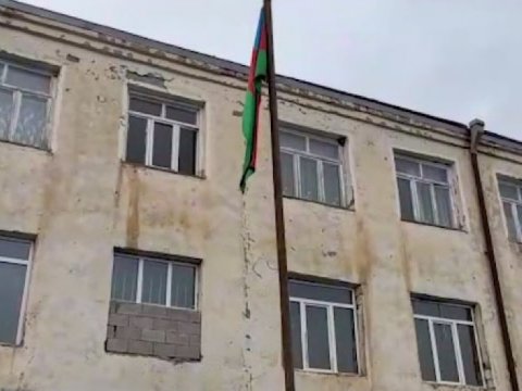 Əsgərlərimiz Gülablıda bayraq qaldırdı - FOTO