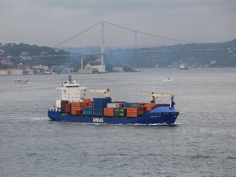 Türkiyə gəmisində axtarış diplomatik qalmaqal yaratdı