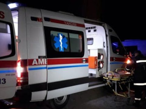 Neftçalada yol qəzası - sürücü xəsarət aldı