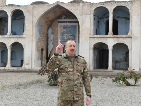 “Nə gizlənirsiniz orada siçan kimi?! Koçaryan, Sarkisyan, mən sizə deyirəm”
