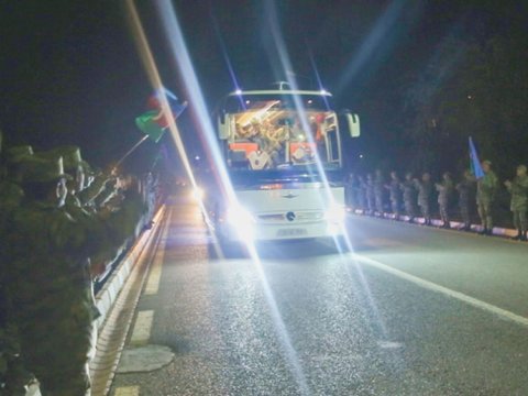 Vətən Müharibəsinə Naxçıvandan gəlmiş hərbçilər geri döndülər - FOTO
