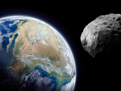 Yer kürəsinə nəhəng meteorit yaxınlaşır