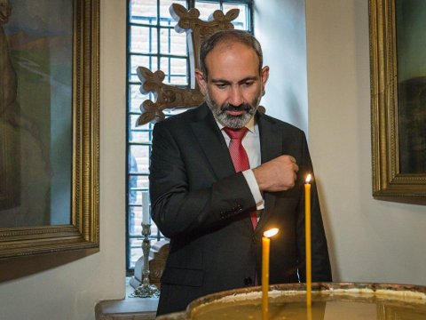Erməni diasporu Paşinyanın istefasını TƏLƏB EDİR