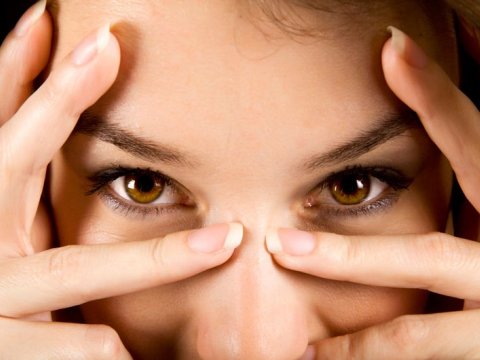 Alimlər bəzi xəstəlikləri insanın gözlərinin rəngi ilə əlaqələndirirlər