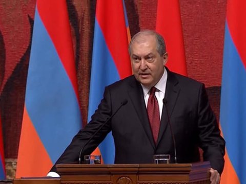 Ermənistan prezidenti Rusiyadadır