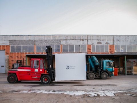 Bu bağ evi cəmi 3 saata quraşdırıldı