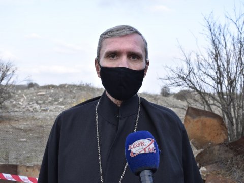 Pravoslav kafedral kilsəsinin keşişi: 