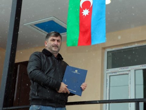 Şəhid ailələri və Qarabağ müharibəsi əlillərinə yeni evlər verildi - FOTO