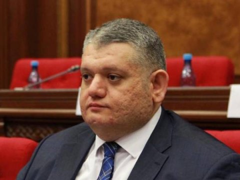 Daha bir deputat Paşinyanın fraksiyasını tərk etdi