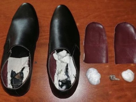 Məhkuma ayaqqabıda narkotik ötürmək cəhdinin qarşısı alındı