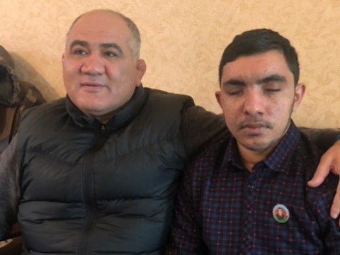 Firdovsi Umudov döyüşlərində gözlərini itirən Qazini ziyarət etdi - VİDEO