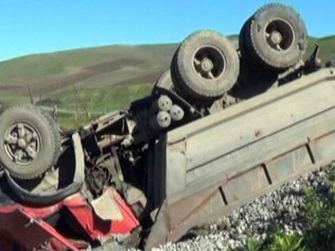 Zəngilanda yük maşını aşdı - sürücü öldü