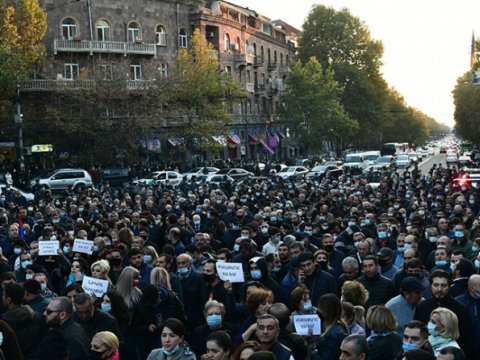 Ermənistanda növbədənkənar parlament seçkiləri keçirilə bilər