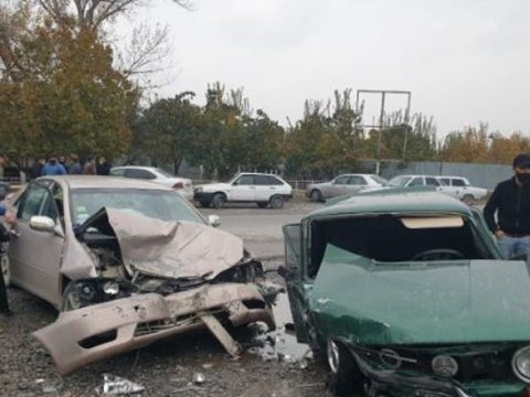 Göyçayda qəzada 5 nəfər xəsarət aldı - FOTO