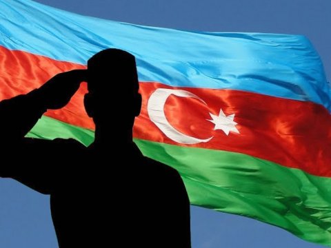 Şəhidlərimizin xatirəsi 1 dəqiqəlik sükutla anıldı - VİDEO