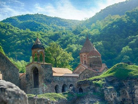 Xudavəng monastrının dini varisləri geri qayıtdı - Monastra vaiz təyin olundu