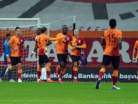 Türkiyədə lider büdrədi, “Qalatasaray” zirvəyə şərik çıxdı