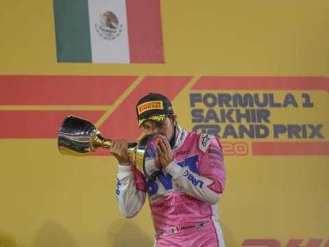 Peres ilk dəfə finişə birinci çatdı - “Formula 1”
