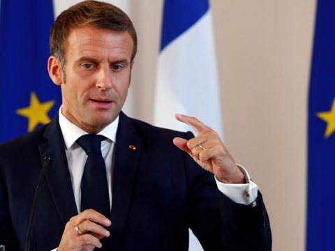Makron Məstəli şahsız Parisi partladır