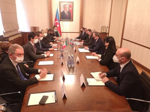 Ceyhun Bayramov italiyalı deputatlarla görüşüb