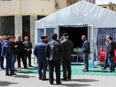 “Kütləvi yas mərasimlərindən tam imtina etməliyik” - Deputatdan çağırış