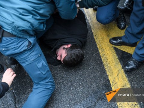 Yerevanda iğtişaşlar - 29 etirazçı saxlanıldı