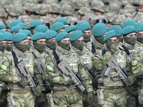 Zəfər paradı erməniləri TƏŞVİŞƏ SALDI