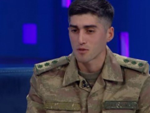 Yanan tankı əlləri ilə söndürən baş leytenant - VİDEO