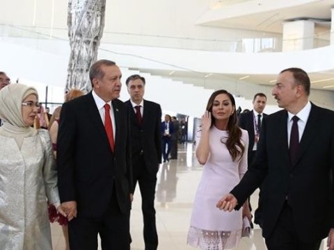 Rəcəb Tayyib Ərdoğanın və xanımı Əminə Ərdoğanın şərəfinə nahar verilib