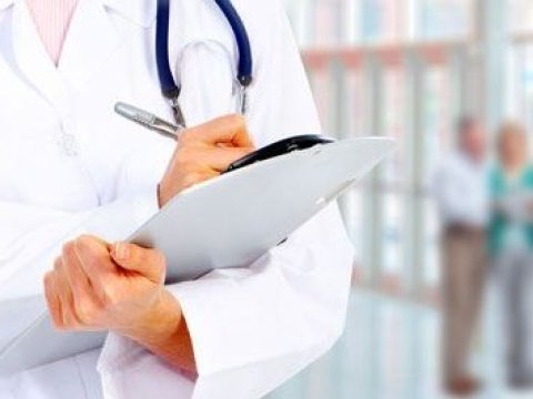 Özəl xəstəxanalarda çalışanlara mükafat ödənildi