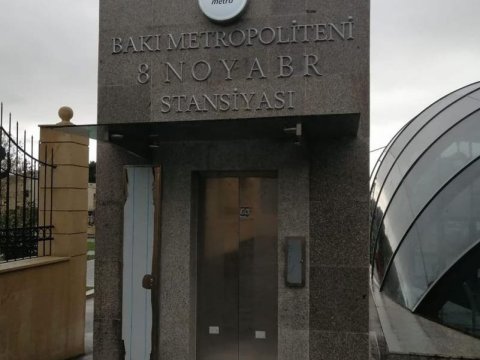 “8 Noyabr” metro stansiyasının FOTOSU